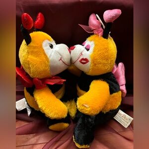 Kissing Bees Dan Dee Collectors Choice